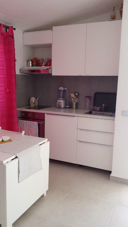 Apartment Robic Vir Exteriör bild
